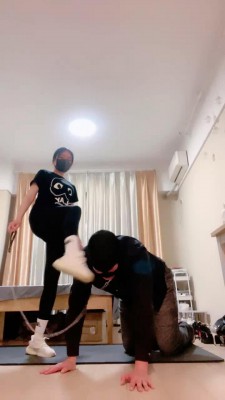 图片[3]_【小妮】运动女神踢裆/全体重踩跺/骑马坐垫/浓痰 bf28611_绳缚吧