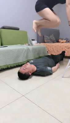 图片[6]_【楠茵大大】重惩-高跟鞋/运动鞋踩跺踢 bf29087_绳缚吧