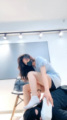 图片[4]_【禾未】御姐小白鞋白袜气味羞辱/脚踩喂食 bf29062_绳缚吧