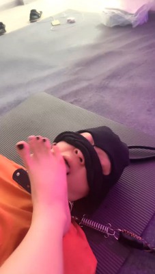 图片[6]_【悠米】陪酒小妹虐-鞭打/脚插嘴/脚喂圣水/踩狗爪 bf29145_绳缚吧