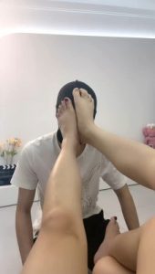 【伊诺】带闺蜜提档/踩踏/棉袜脚捂脸 bf29152_绳缚吧