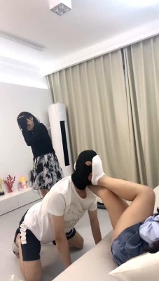 图片[2]_【伊诺】带闺蜜提档/踩踏/棉袜脚捂脸 bf29152_绳缚吧