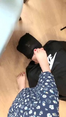 图片[7]_【苏苏】喂圣水酸奶/裸足踩狗 bf29078_绳缚吧