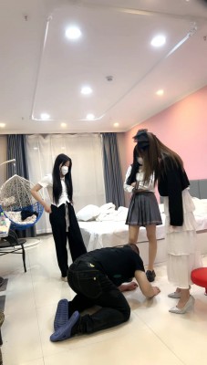 【文文】3学生S暴打班主任-踢踹/轮流喂口水咀嚼物 bf29108_绳缚吧