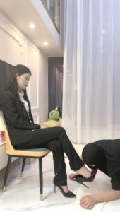 【莱莱】剧情-女经理收拾男下属 bf29109_绳缚吧