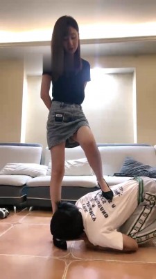 【女仆店S】做错事惩罚-重度耳光踩踏提档 bf29063_绳缚吧