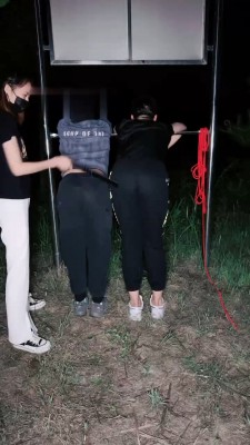 图片[4]_【小笑魔】户外玩双狗-闻鞋踩踏/sp/转胯喂圣水/绳子遛狗 bf29070_绳缚吧