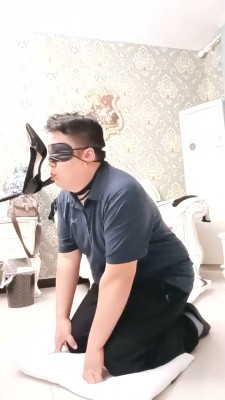 图片[2]_【方也】嘴叼高跟/掐脖喂口水/鞭打/人体座椅 bf29021_绳缚吧