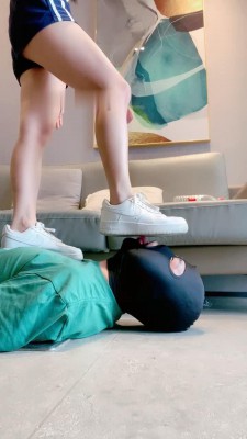 图片[2]_【甜一】运动学妹耳光调/跳踩/舔脏鞋底闻原味 bf28973_绳缚吧