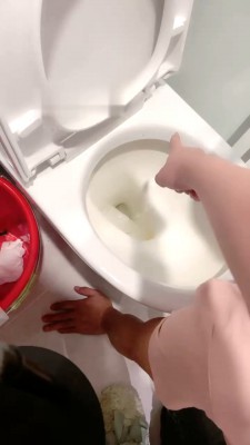 图片[4]_【子琳女王】训练家奴-舌头舔马桶/吃呕吐物/坐脚垫 bf28975_绳缚吧