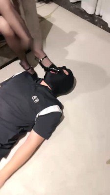 图片[6]_【禾he】3S素人玩-黑丝高跟诱惑/骑狗背/喂口水/臭脚捂脸/踩踏 bf28923_绳缚吧