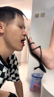 图片[2]_【木子大大】高跟踩狗舌/插嘴/舔马桶/人体桌椅 bf28902_绳缚吧