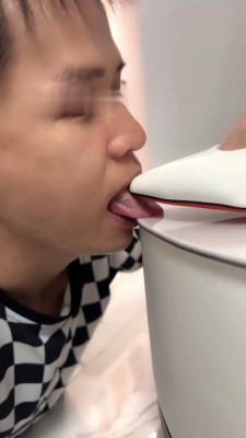图片[6]_【木子大大】高跟踩狗舌/插嘴/舔马桶/人体桌椅 bf28902_绳缚吧
