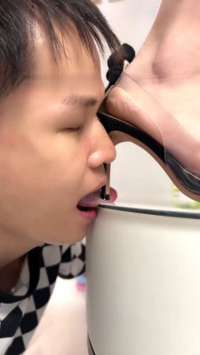 图片[7]_【木子大大】高跟踩狗舌/插嘴/舔马桶/人体桌椅 bf28902_绳缚吧