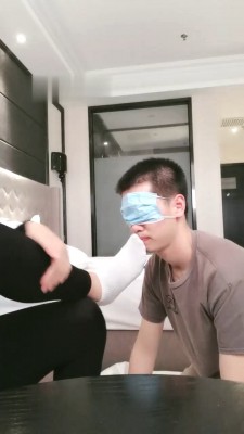 【lucky】裸足狂舔-运动鞋白袜气味辱 bf28818_绳缚吧