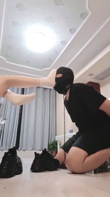 图片[7]_【樱子大大】运动鞋白袜S-口球塞嘴捆绑/鞭打电击/踩踏鞋抽耳光 bf28908_绳缚吧