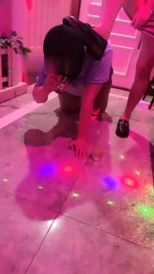 图片[9]_【猫咪大大】双S-和闺蜜ktv玩-下跪伺候/踩狗头/鞋踩喂食 bf28864_绳缚吧