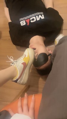 图片[3]_【馨馨】学生主调狗/踩踏/闻臭鞋/浓痰/肉丝脚捂脸 JS23052840_绳缚吧