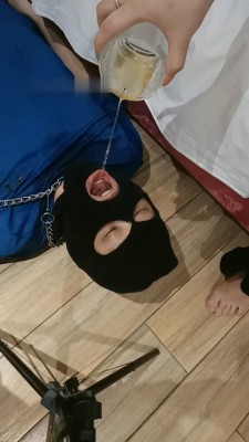 图片[10]_【绝美双主】学生双S踩跺踢踹/骑马/踢裆/黑丝脚喂酸奶和升水 bf28810_绳缚吧