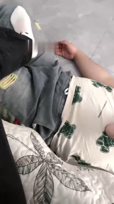 图片[5]_【奈奈s】舔粉色运动鞋/棉袜脚踩踏/虐乳/当脚垫 bf28828_绳缚吧