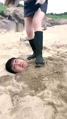 图片[2]_【宸宸】海滩沙子活埋窒息/强制圣水 bf28820_绳缚吧