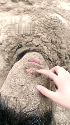 图片[8]_【宸宸】海滩沙子活埋窒息/强制圣水 bf28820_绳缚吧