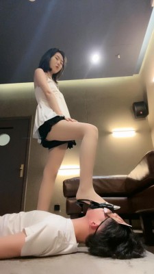 图片[10]_【暴躁小溪】私人影院诱惑调萌新/踩踏/坐垫伺候/舔高跟 bf28878_绳缚吧