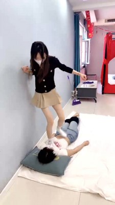 图片[2]_【精神小妹】3素人S虐母畜-吃口水/全体重踩踏/舔原味脚/闻鞋窝 bf28890_绳缚吧
