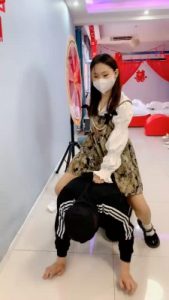 【精神小妹】7S素人学生踢踹-全体重踩踏/踢踹/鞭打耳光骑马 bf28889_绳缚吧