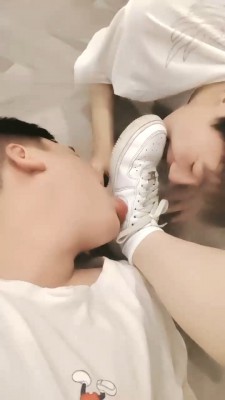 图片[5]_【欣欣】双奴-吃口水-小白鞋踩踏-转胯闻臭鞋/吃白袜/插嘴 bf28899_绳缚吧