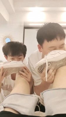 图片[9]_【欣欣】双奴-吃口水-小白鞋踩踏-转胯闻臭鞋/吃白袜/插嘴 bf28899_绳缚吧