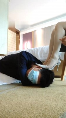 图片[4]_【广州丝主】上司下跪做狗/嘴叼高跟/嘴洗丝袜 bf28487_绳缚吧