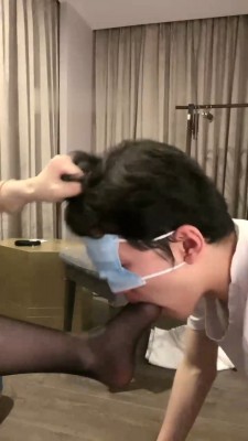 图片[9]_【筱月】长腿车模诱惑-踩踏/下面遛狗/黑丝插嘴/高跟踩脚垫 bf28507_绳缚吧