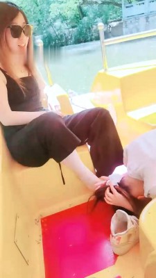 图片[4]_【梦幻大大】母畜-户外游船伺候-脏鞋踩脸/耳光/棉袜崇拜/拧耳朵 bf28489_绳缚吧