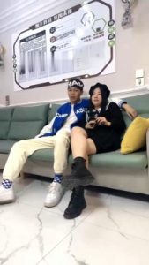 【狗哥】近距离情侣主羞辱绿帽场 bf28512_绳缚吧