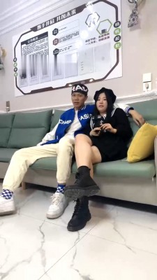 【狗哥】近距离情侣主羞辱绿帽场 bf28512_绳缚吧