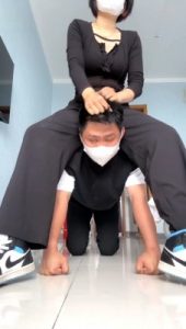 【朱砂痣】鞋抽耳光/舔口水脏鞋底/人肉坐垫/掐乳 bf28855_绳缚吧
