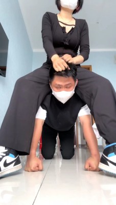 【朱砂痣】鞋抽耳光/舔口水脏鞋底/人肉坐垫/掐乳 bf28855_绳缚吧