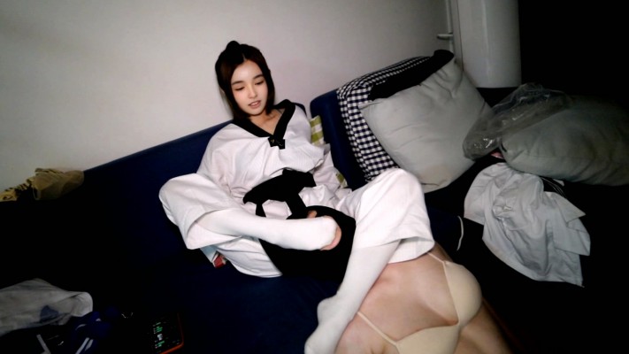 图片[16]_【芊芊】跆拳道女主臭脚白袜爆踢活靶母狗_绳缚吧