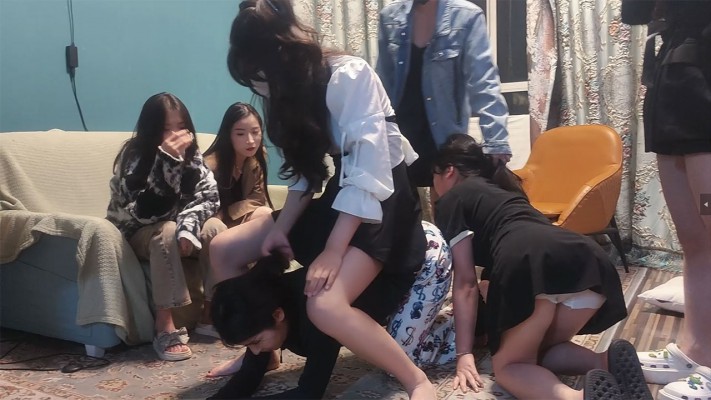 图片[2]_【血狼】5女王群调双女m踩踏踹/舔jio/转胯/间接圣水【完整版】 YC-230609-4_绳缚吧