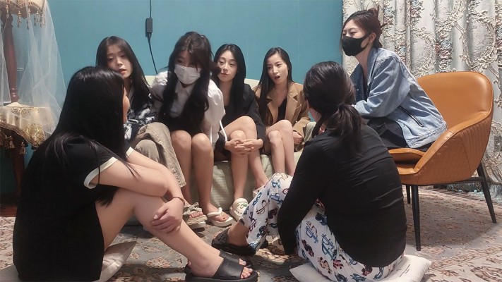 图片[4]_【血狼】5女王群调双女m踩踏踹/舔jio/转胯/间接圣水【完整版】 YC-230609-4_绳缚吧