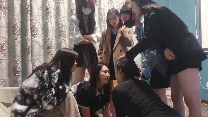 图片[8]_【血狼】5女王群调双女m踩踏踹/舔jio/转胯/间接圣水【完整版】 YC-230609-4_绳缚吧