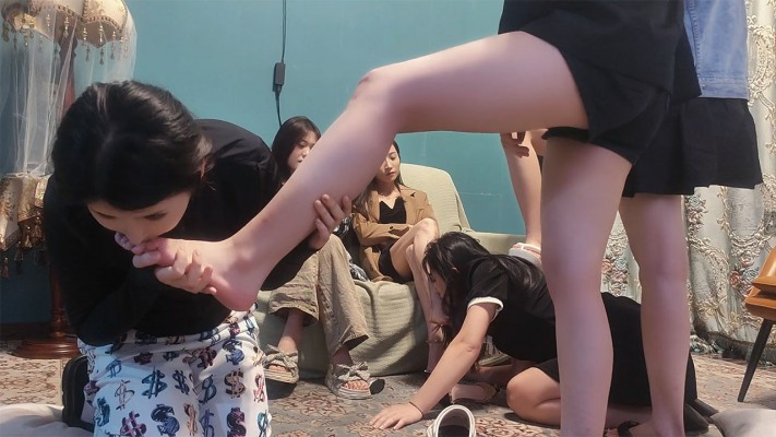 图片[9]_【血狼】5女王群调双女m踩踏踹/舔jio/转胯/间接圣水【完整版】 YC-230609-4_绳缚吧