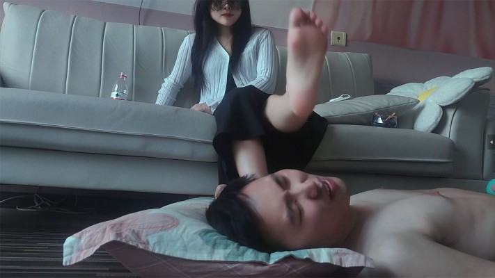 图片[11]_【血狼】开发素人模特吃搓脚板搓下的脚皮/喝洗脚水/脚耳光 YC-230614-8_绳缚吧