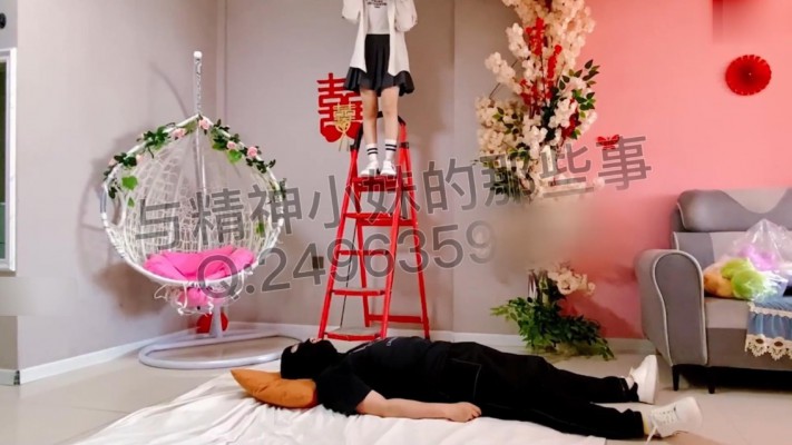 高空人脸蹦床-超重度 被精神小妹跳踩头 闻臭袜子舔脚 YC-230705-5_绳缚吧