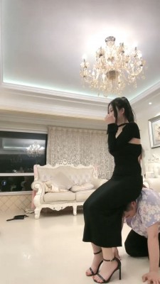 图片[9]_【桃幼幼】双S-高跟踩虐/踢踹/骑马转胯/耳光抽【双视角版】 bf29462_绳缚吧