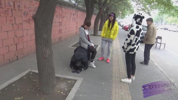 图片[5]_【品丝阁】女主晨练小区遛狗_绳缚吧