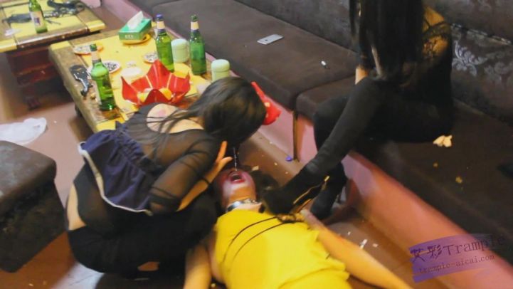 图片[5]_KTV两长发美女S极度羞辱（五）_绳缚吧