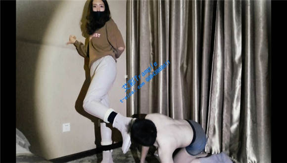 图片[3]_骑马踢裆踩踏弱小高中生(6)_绳缚吧