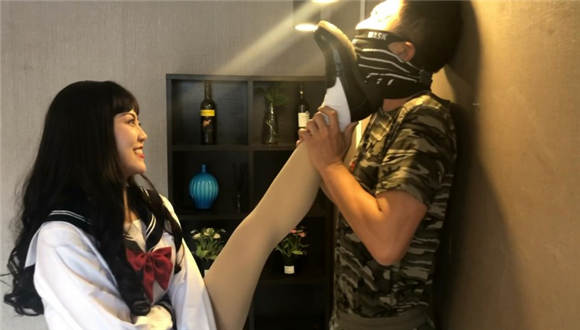 长腿女神的羞辱_绳缚吧